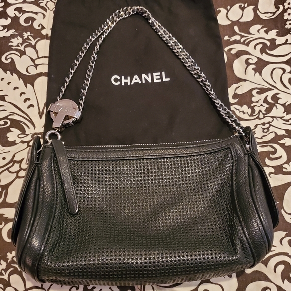 CHANEL Handbags - CHANEL Pulley Bag